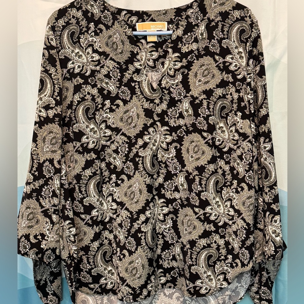 Black and olive paisley perfection.